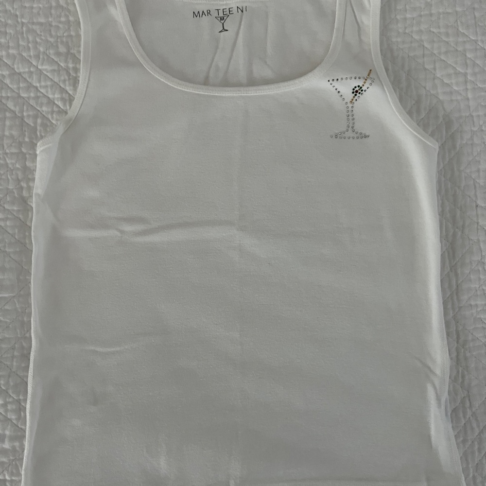 Sleek White Tank Top with Breathable Fabric